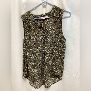 EVRI Black and White Sleeveless Blouse